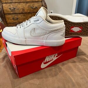 Jordan Sneakers in Metallic Silver